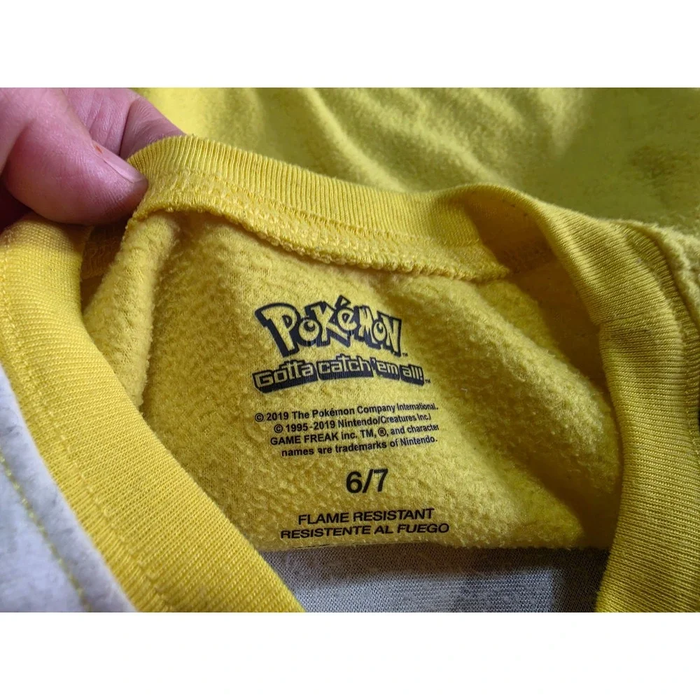 Pokemon Pikachu Poke Ball Fleece Pajama Top Yellow White Kids Size 6/7